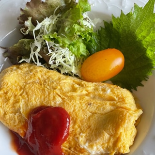 スモークチキンとバジルのチーズオムレツ